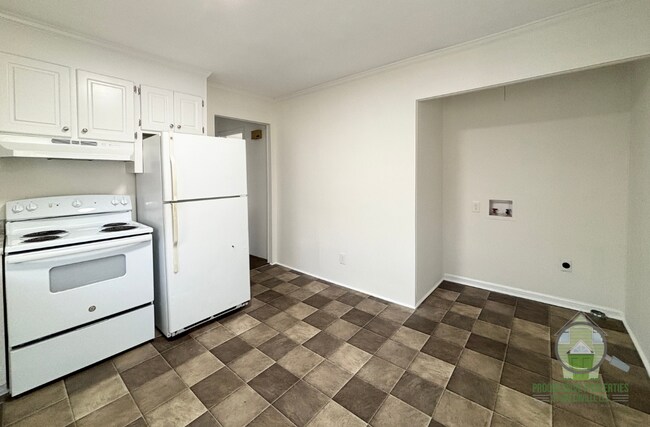 Building Photo - 113 Fowler Rd