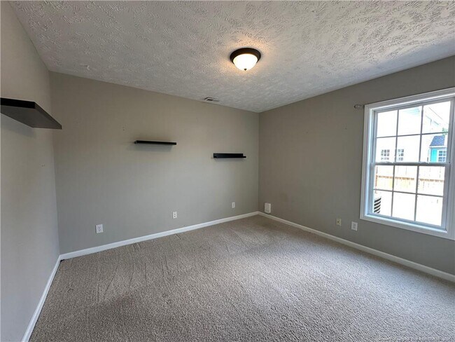 Building Photo - 112 Harvest Ln