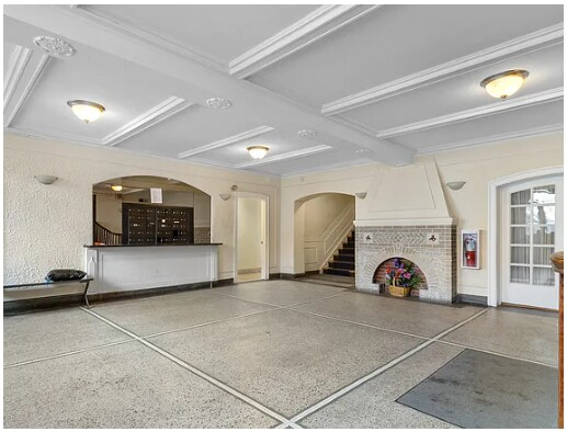 Building Photo - 1127 W Farwell Ave