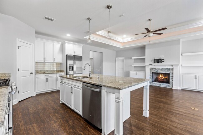 Building Photo - 8756 Glen Oak Trail