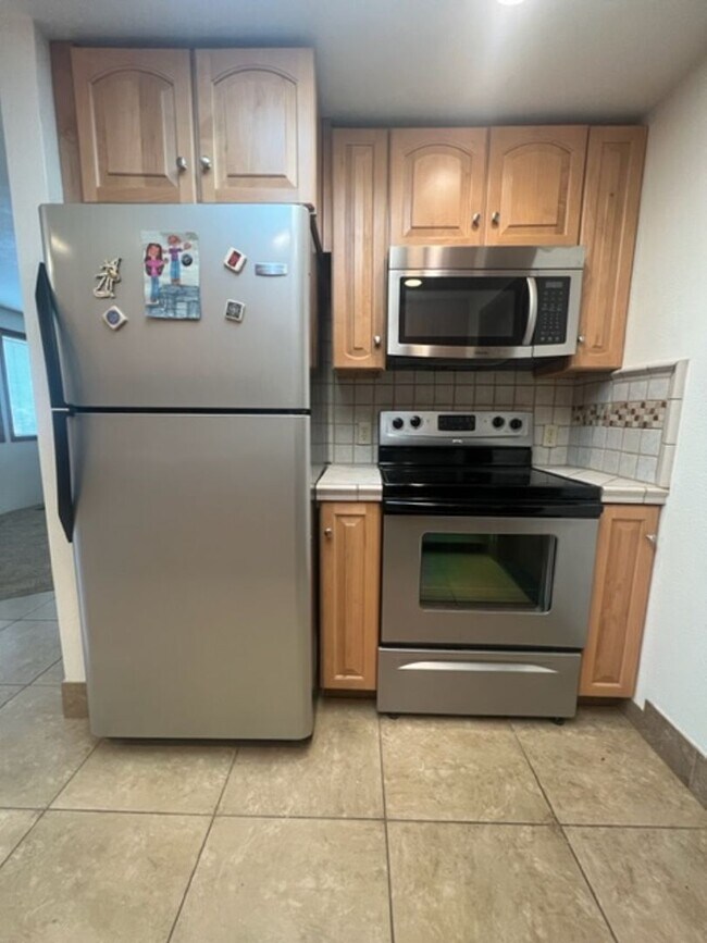 Building Photo - 600-602 Scenic Dr