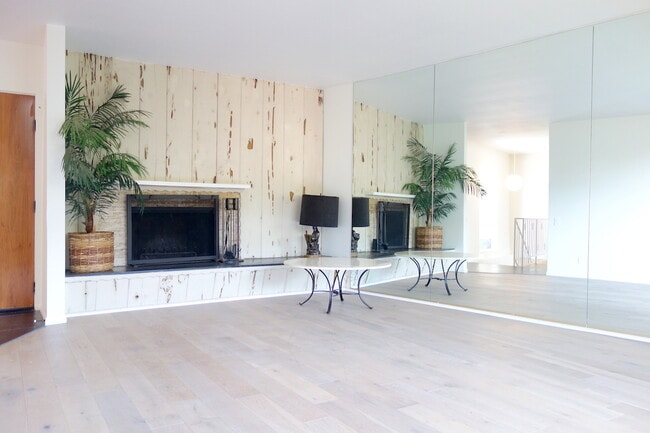 Building Photo - 702 Cavanagh Rd