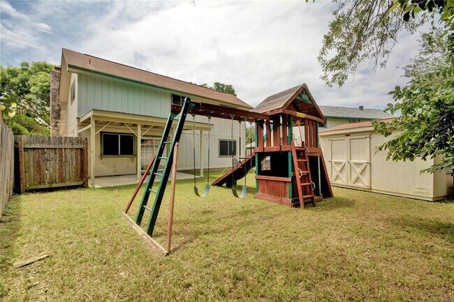 Building Photo - 8203 Beaver Brook Ln
