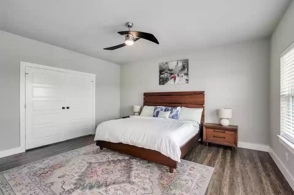 Building Photo - 4911 Alton Ave