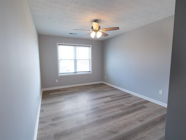 Building Photo - 675 Denver Cir