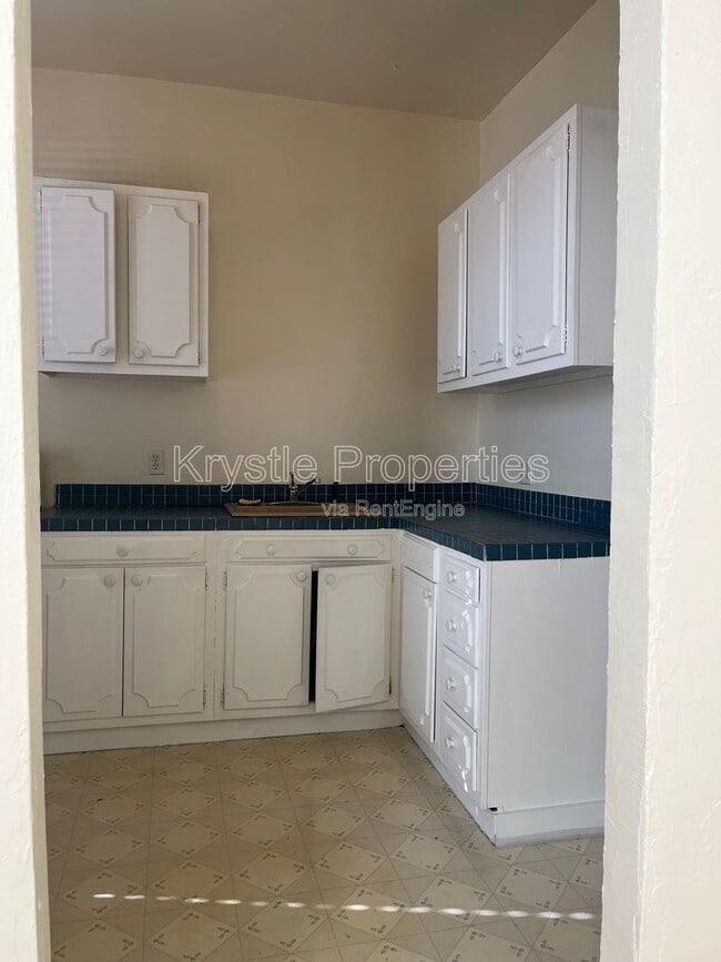 Building Photo - 1117 Sutter St