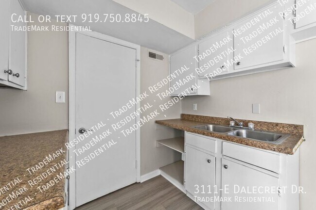 Building Photo - 3111 Dalecrest Dr