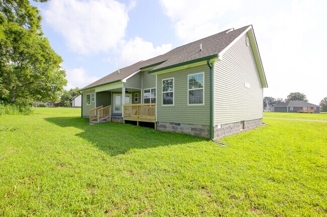 Building Photo - 133 Riverbend Dr