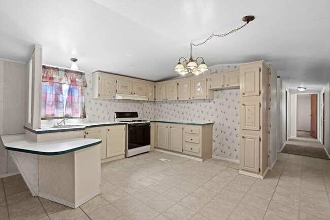 Building Photo - 505 Ricky Zelt Dr