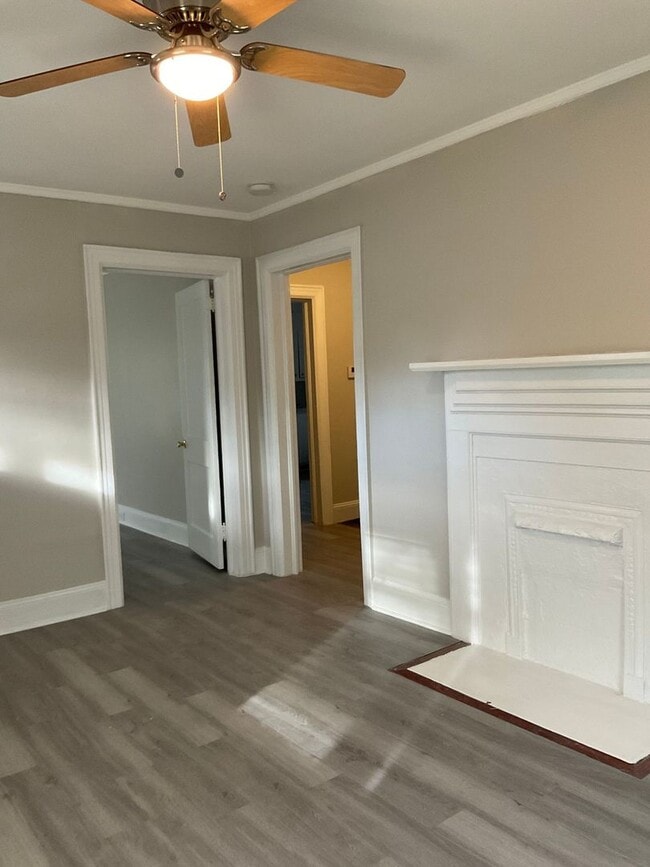 Building Photo - You will love this 2 bedroom/1 bath home in Gastonia.