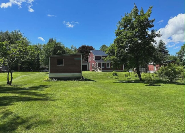 Building Photo - 133 Howe St