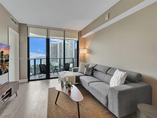 Building Photo - 121 NE 34th St