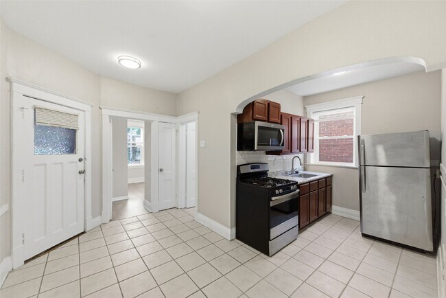 Building Photo - 4162 Shenandoah Ave