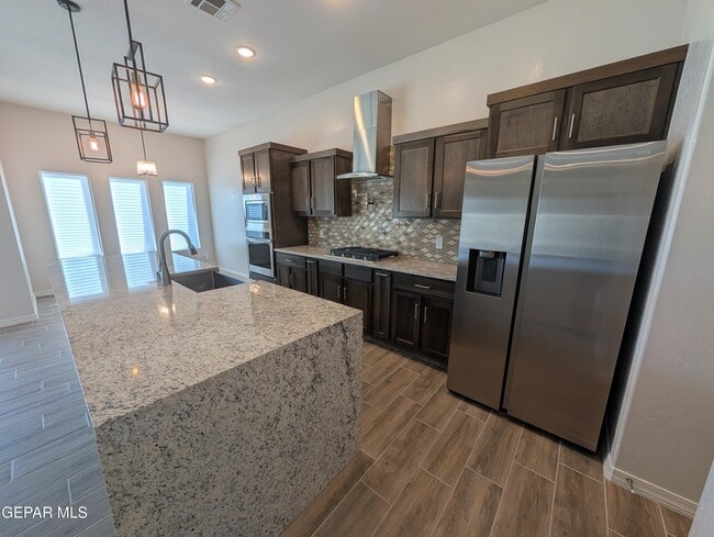 Building Photo - 517 La Entrada Cir