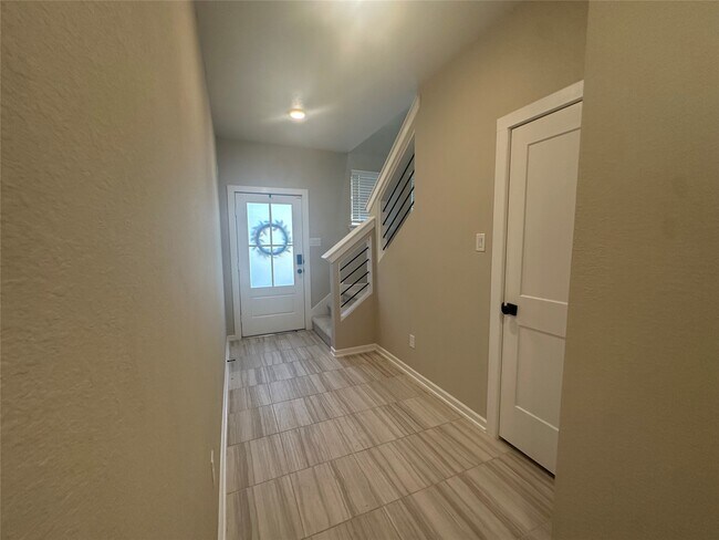 Building Photo - 11826 California Sister Dr