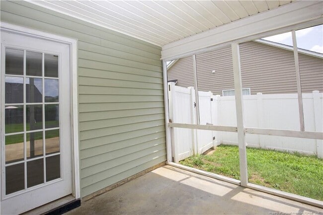 Building Photo - 196 Lochwood Dr