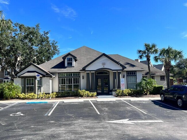 Building Photo - 1229 Bermuda Lakes Ln