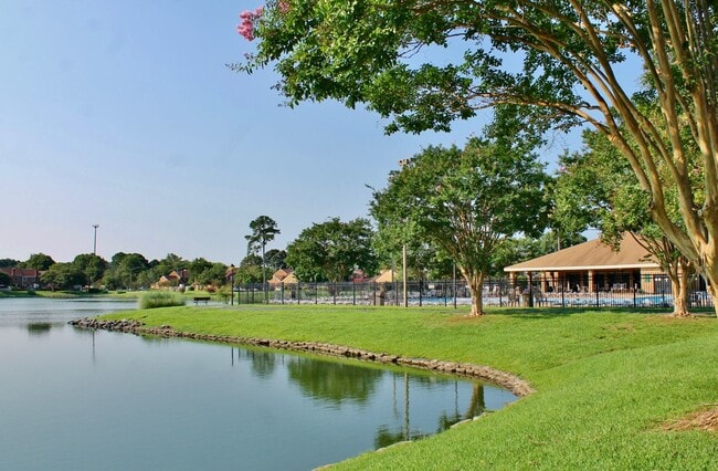 Building Photo - READY NOW!! Completely Updated 3-Bedroom Townhome in Kempsville Lake! Fenced Backyard - Pet Frien...