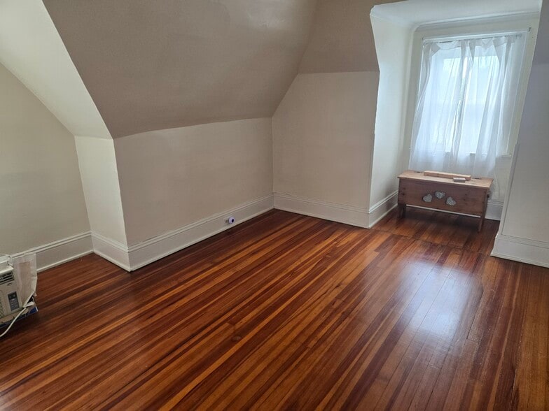 2nd bedroom - 1702 Penn Ave