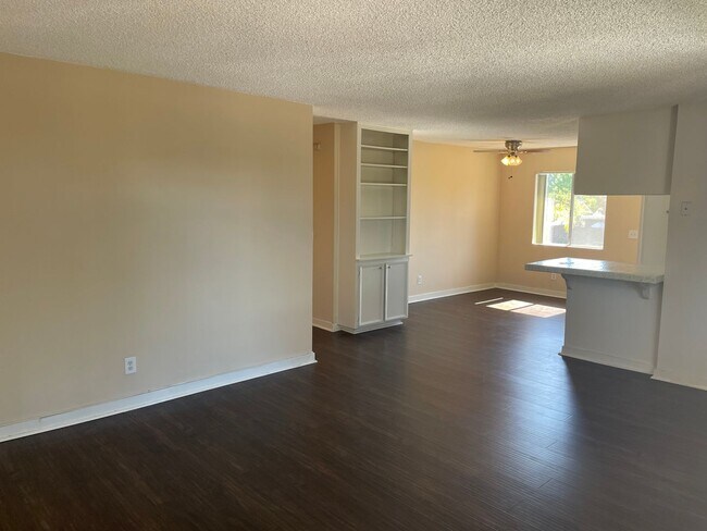 Building Photo - 3 Bed/ 2 Bath Clairemont Mesa