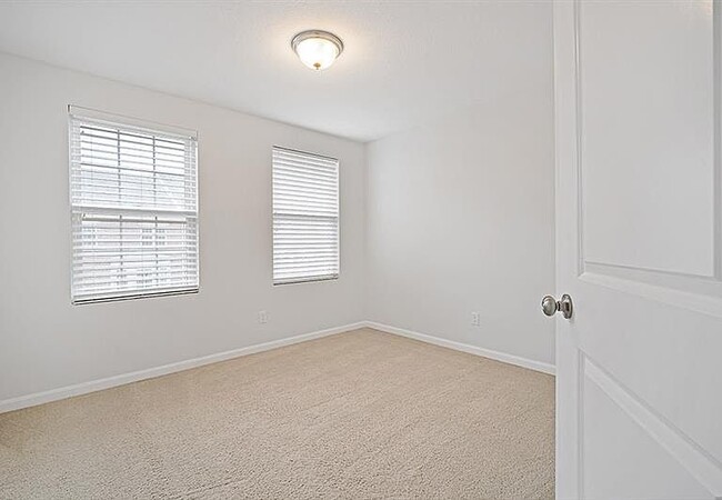 Building Photo - 832 Highpointe Cir