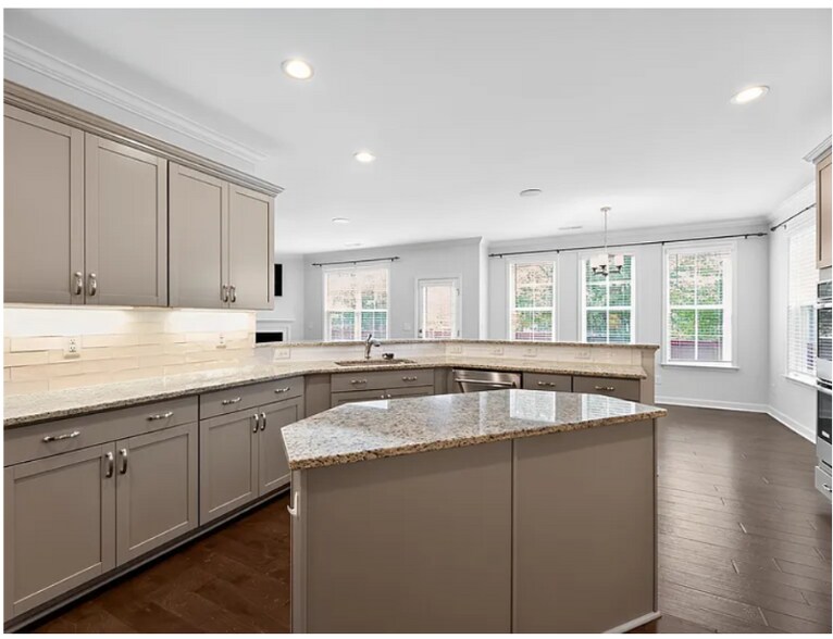 Building Photo - 4613 Lazy Hollow Dr