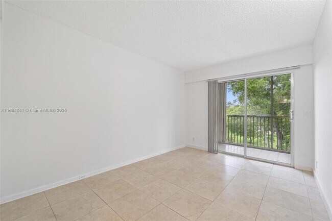 Building Photo - 800 SW 131st Ave