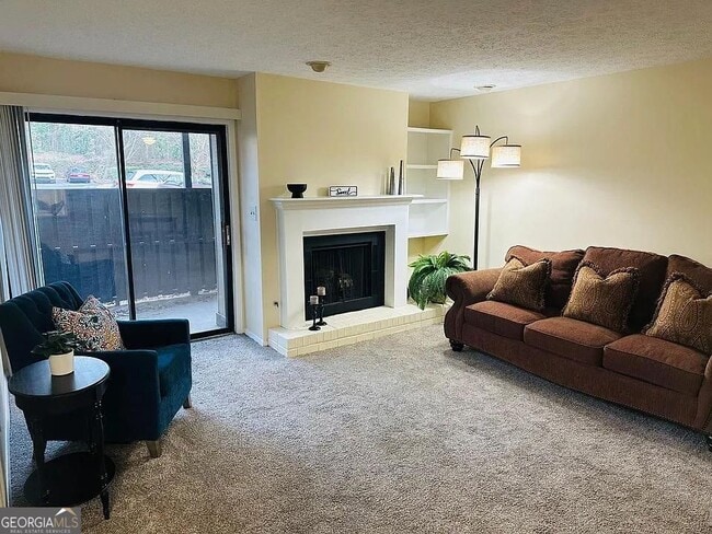 Building Photo - 3932 Cedar Cir