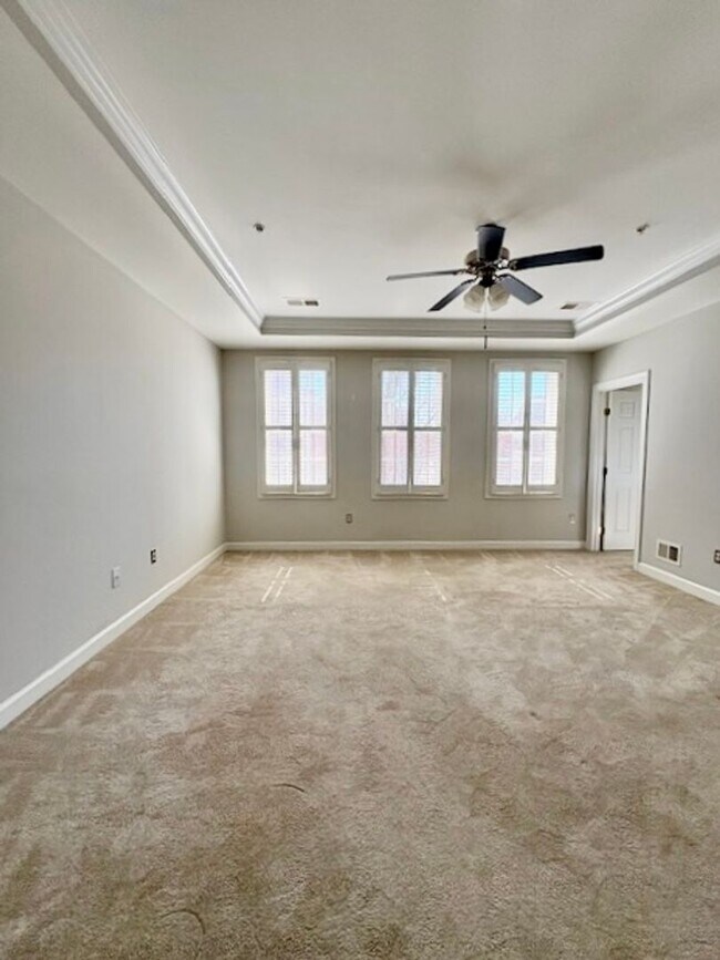 Building Photo - 645 Whetstone Glen St