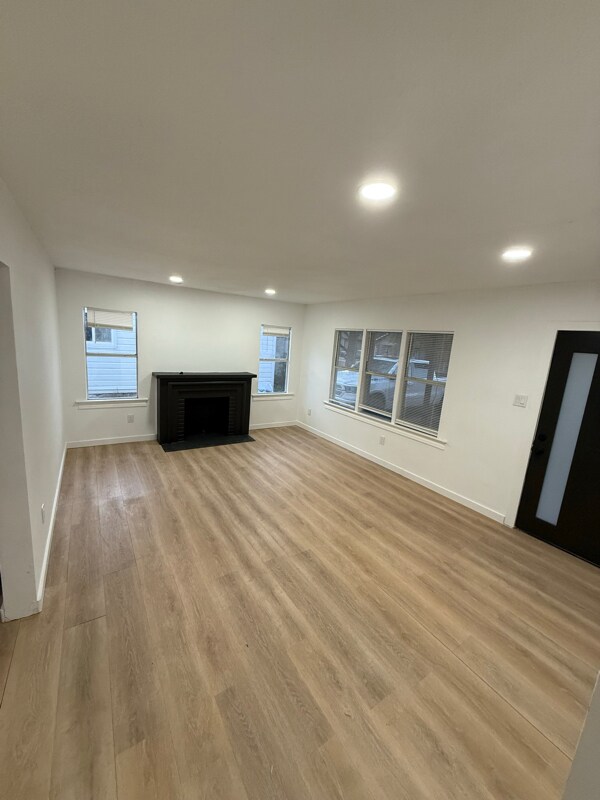 Building Photo - 2103 22nd St