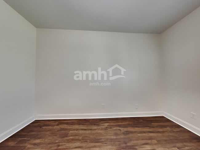 Building Photo - 199 Columns Rd