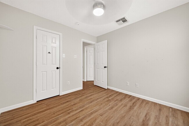 Building Photo - 5517 Autumn Ash Ln