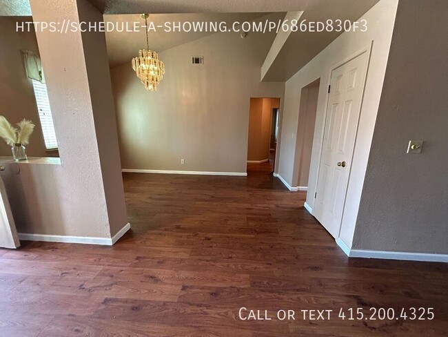 Building Photo - 637 Laurelwood Cir