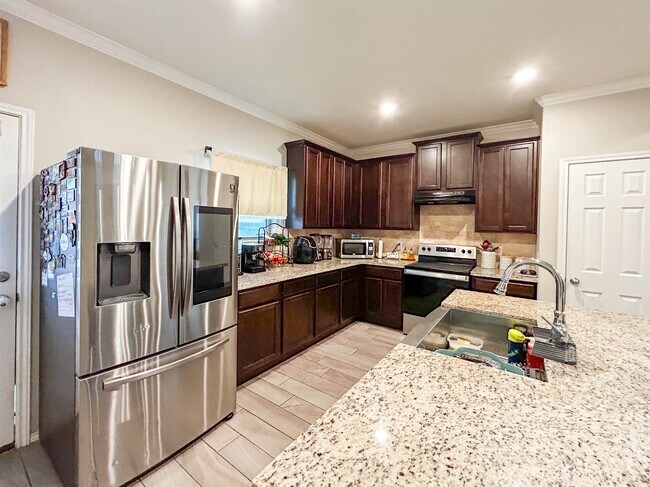 Building Photo - 8723 Shiloh Rock Dr