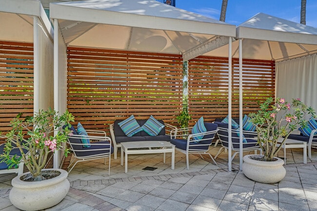 Building Photo - 610 W Las Olas Blvd