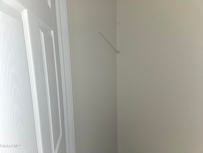 Building Photo - 29 Robin St