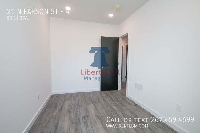 Building Photo - 21 Farson St