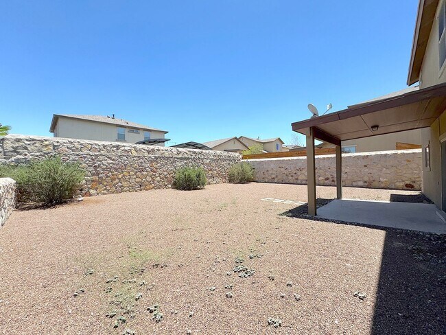 Building Photo - West El Paso 4bed/3bath + office - Refrig ...