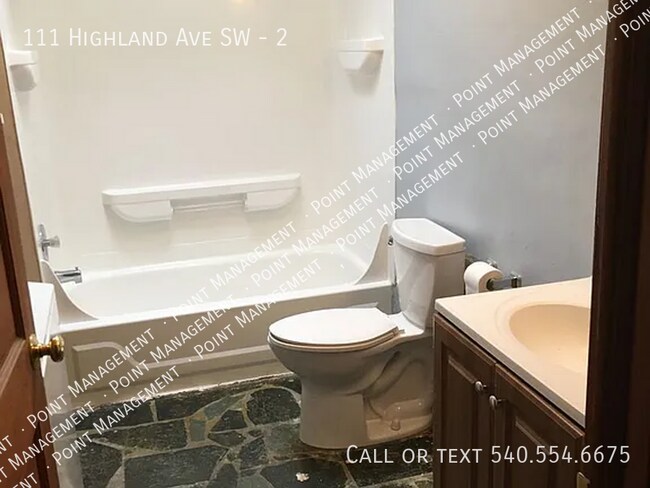 Building Photo - 111 Highland Ave SW