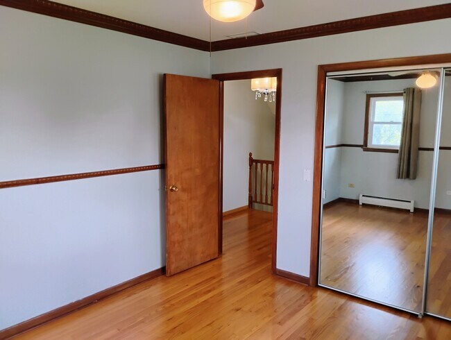 Building Photo - 904 S Edward St