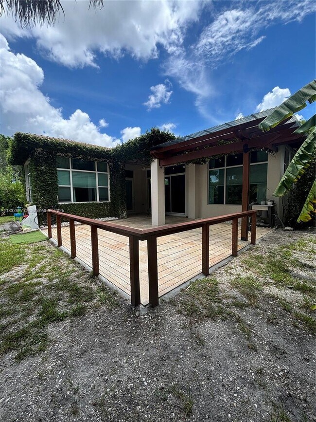 Building Photo - 8080 NW 126th Terrace