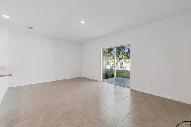 Building Photo - 6356 Sophie Oaks Ct