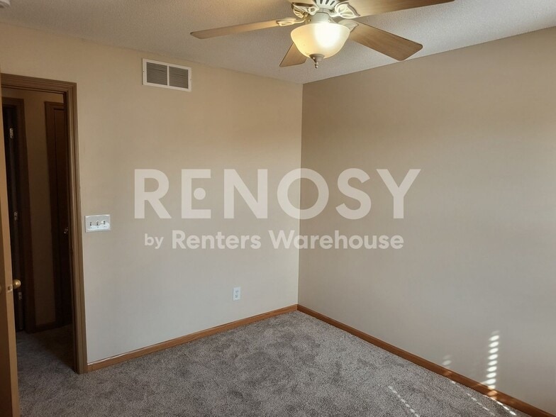 Building Photo - 15284 Florist Cir