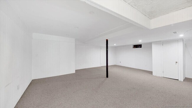 Building Photo - 35 Highpoint Rd