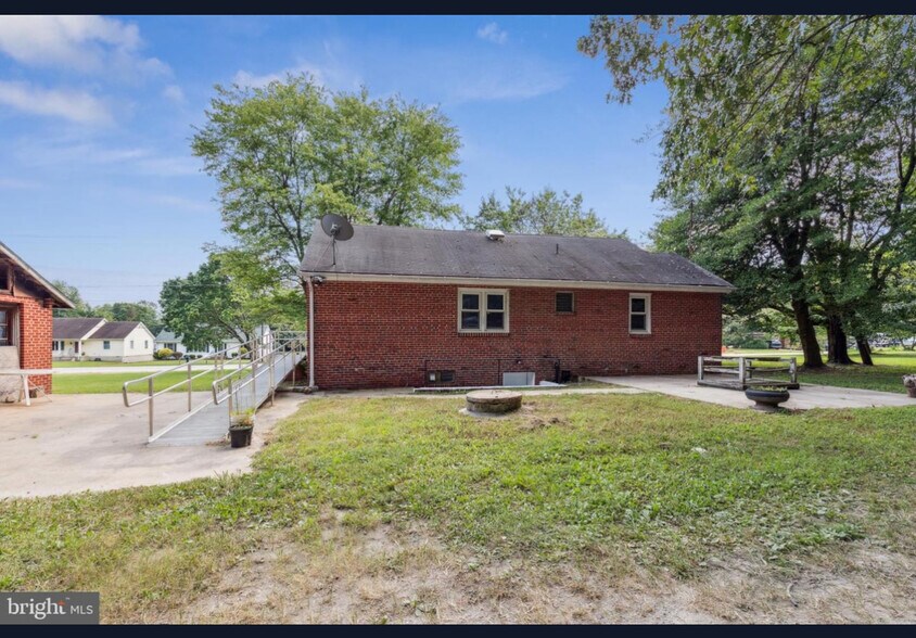 Building Photo - 24906 Lambs Meadow Rd