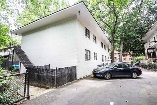 Building Photo - 711 Argonne Ave NE