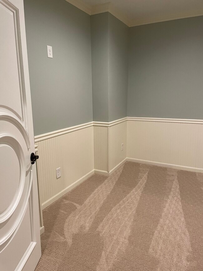 Building Photo - 5000 Wildeoak Trail