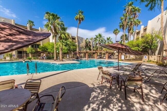 Building Photo - Beautiful 2-bedroom, 2-bathroom home nestled in the vibrant heart of Scottsdale