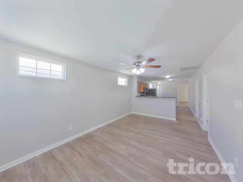 Building Photo - 712 Blazing Star Trl