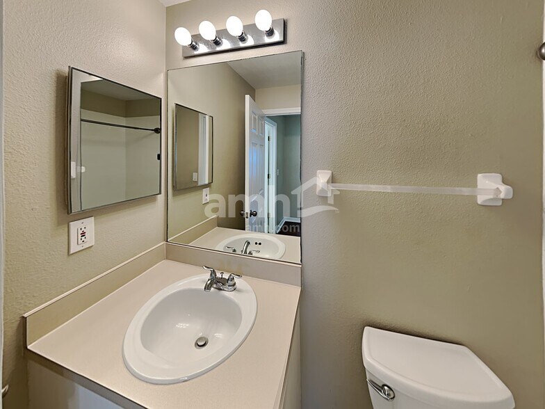 Building Photo - 11604 Brookmore Way